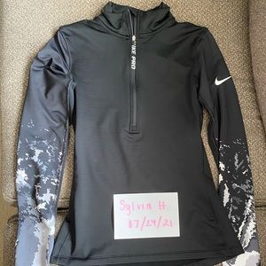 NWOT SMALL Nike Pro Hyperwarm 1/2 zip